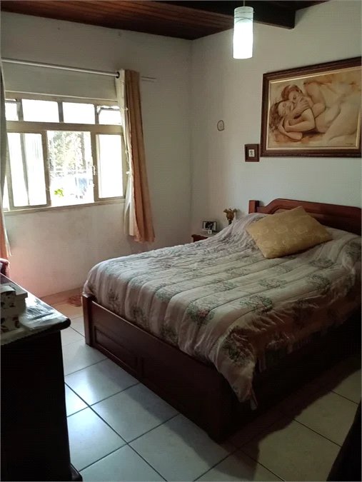 Casa à venda com 6 quartos, sendo 2 suítes, em Parque São George, Cotia, SP