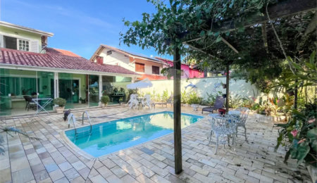Casa à venda com 4 quartos, sendo 2 suítes,  em Riviera de São Lourenço, Bertioga, SP