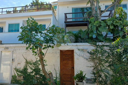 Loft à venda e para Locação Anual em Tucuns, Búzios, A 50 metros da praia!
