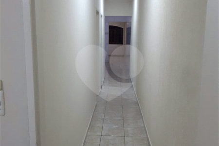 Casa térrea no Jardim Hikari para venda.