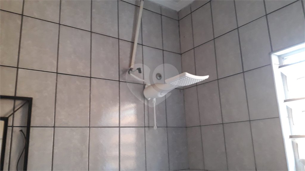 BELA CASA 274 M² C/ 3 QUARTOS 1 SALA 1 COZINHA 3 BANHEIROS 2 VAGAS Para Estacionamento coberta P/ VENDA NA V N Cachoeirinha