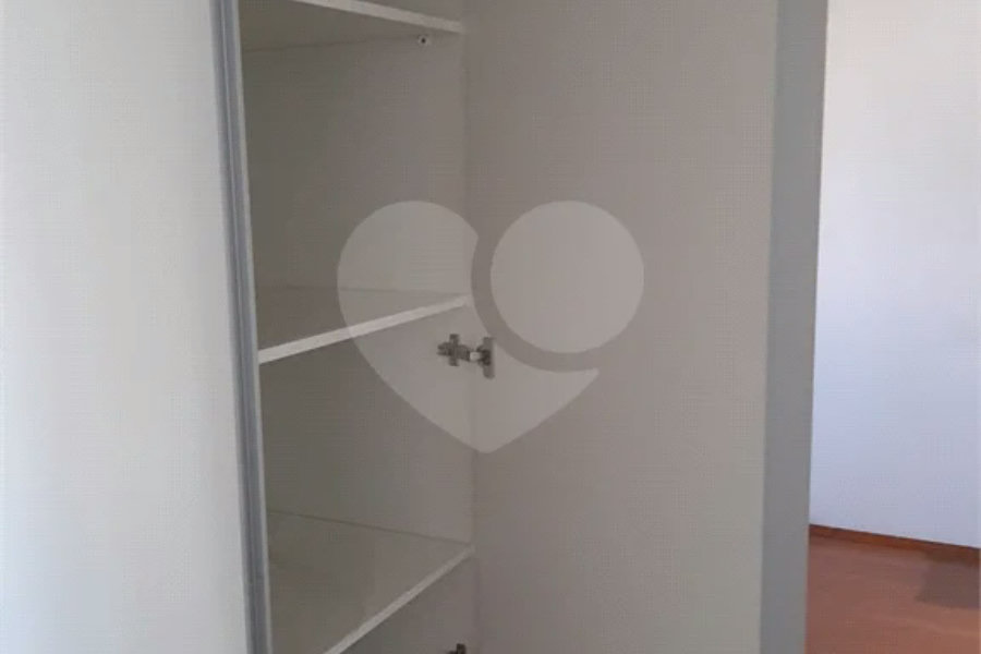 Apartamento em Santana com Sacada e Vaga de Garagem, a 650 m do Metrô