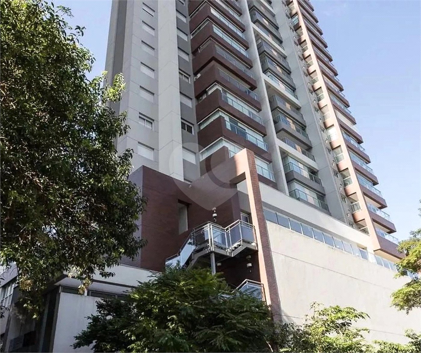 Cobertura amplo com 110m² mobilizada à venda no Campo Belo