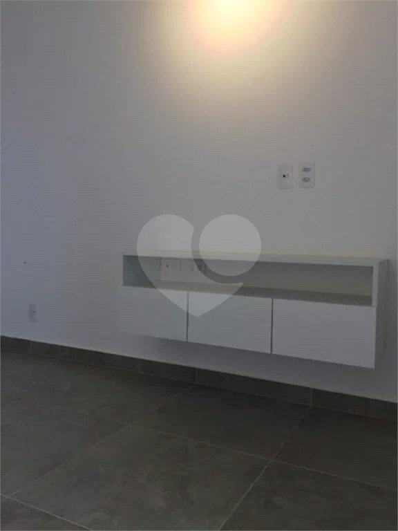 Excelente apartamento à venda e locação no Brás