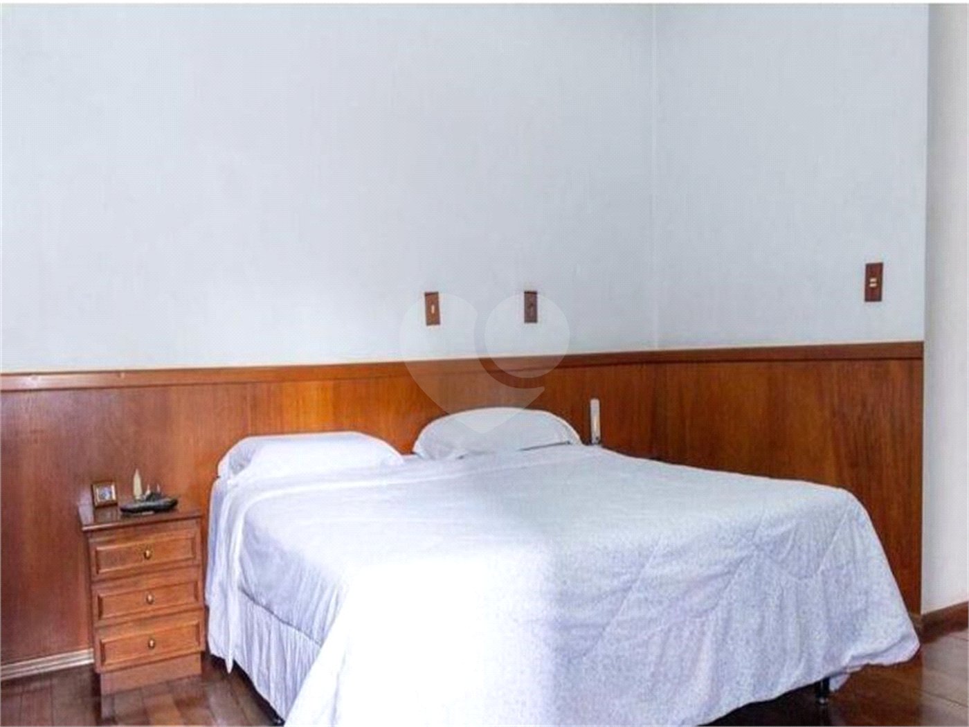Apartamento com 04 Dorm 04 Suítes 04 Vagas na Saúde para venda ou locação.