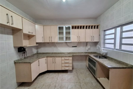 Sobrado com 2 dormitórios com 2 vagas de garagem