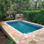 SOBRADO DE 426,0 M² COM 04 SUITES, SALÃO DE FESTAS, 06 VAGAS,06 BANHEIROS E PISCINA PARA LOCAÇÃO OU VENDA NO BARRO BRANCO