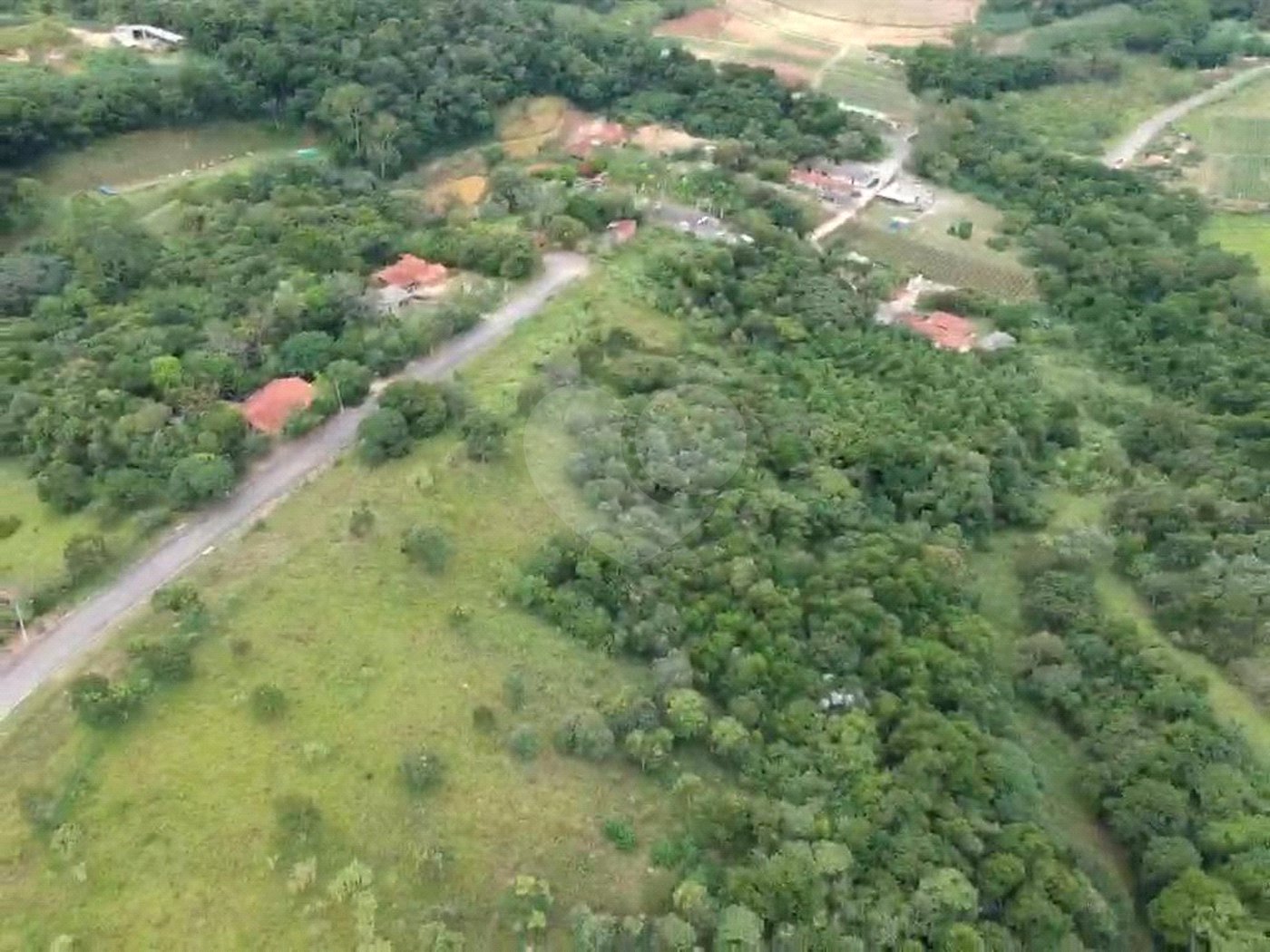 Terreno à venda no condomínio Arataba, Louveira - SP