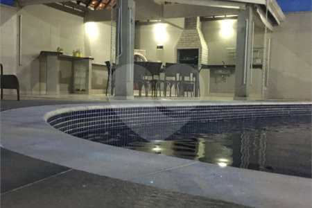Sobrado à venda ou para alugar com 3 suítes em Villaggio Capríccio, Louveira, SP