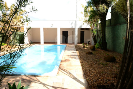 Casa térrea em Araraquara/SP.