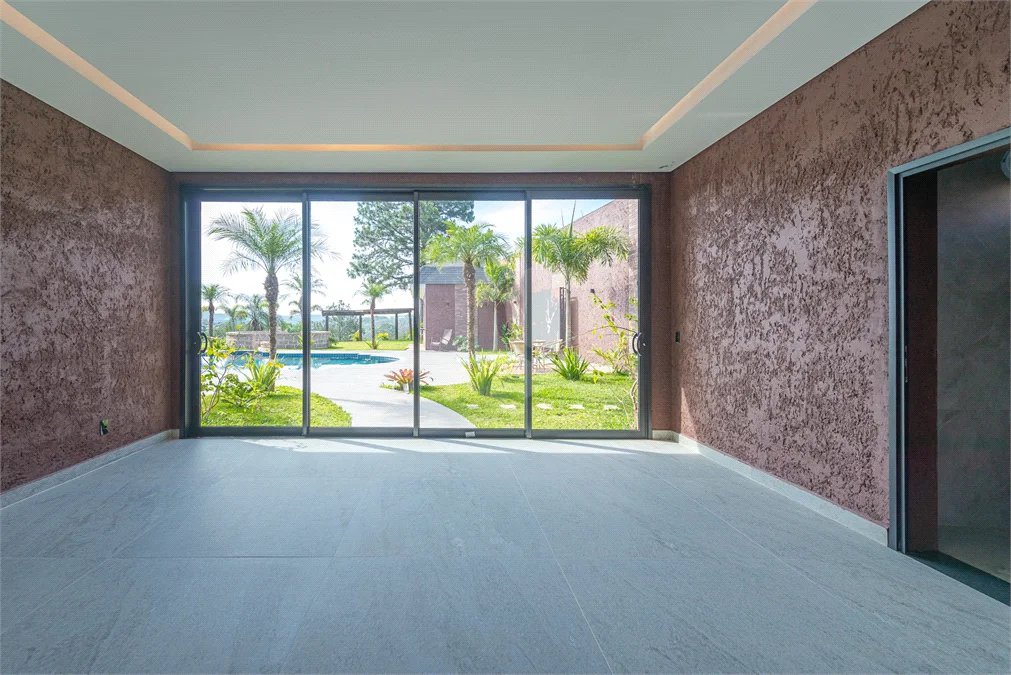 Casa à venda com 4 suítes no condomínio Vale da Santa Fé, Vinhedo - SP