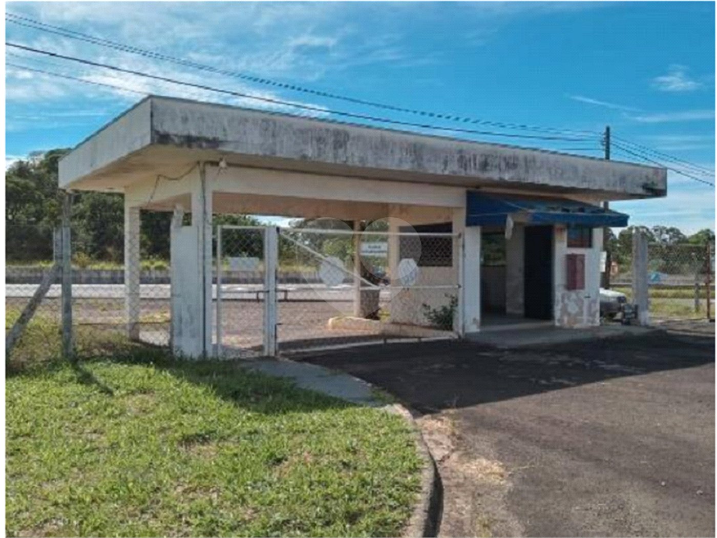 Galpão Comercial .