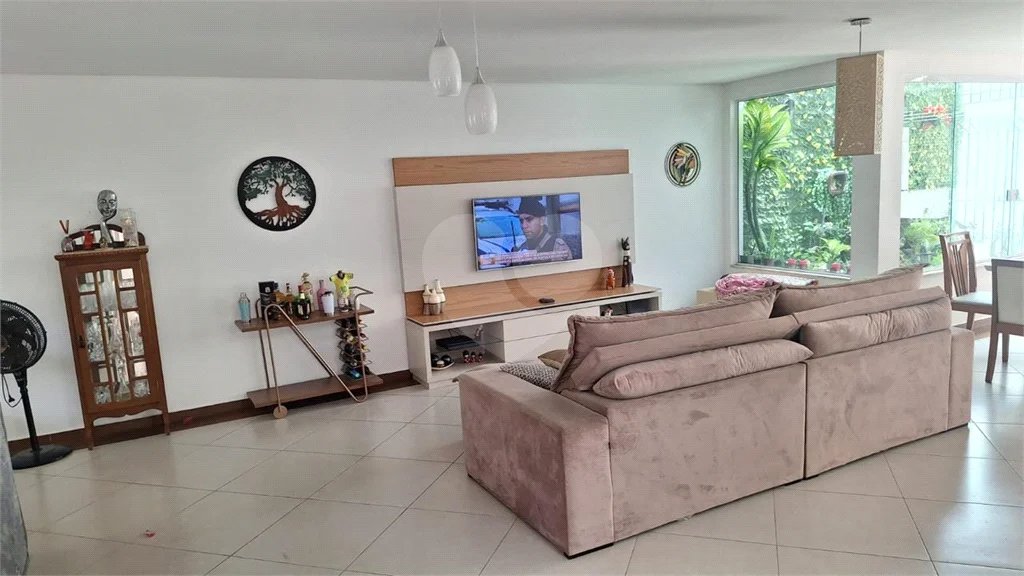 Excelente sobrado à venda | Jardim Virgínia Bianca / Jardim Entre Serras