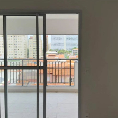 Apartamento de 69m2 na Saúde com 2 dorms, 1 suíte, 2 banheiros, 1 vaga. Estuda Permuta.