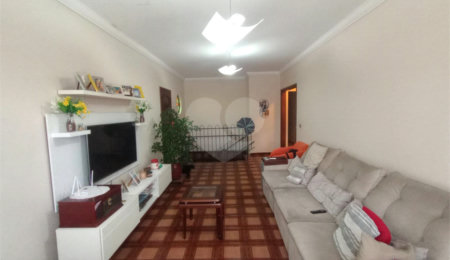 Sobrado à venda com 5 quartos em Parque Santa Madalena, São Paulo, SP