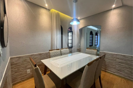 Casa com piscina disponivel para venda com 250m² - Jardim Paris / SP