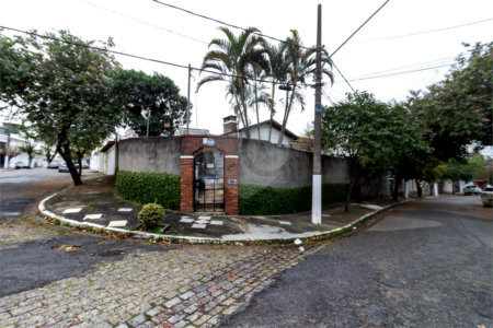 Casa Térrea à venda na Saúde c/285 m2 - Terreno de 392,50 m2 - 3 Quartos/2 Suítes/3 Vagas