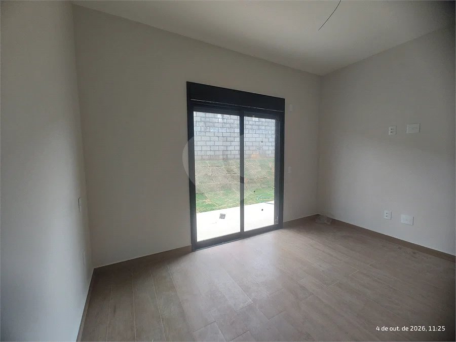 Casa exclusiva em Atibaia de alto padrão com 3 suítes, piscina, espaço gourmet, condomínio fechado, aceita financiamento