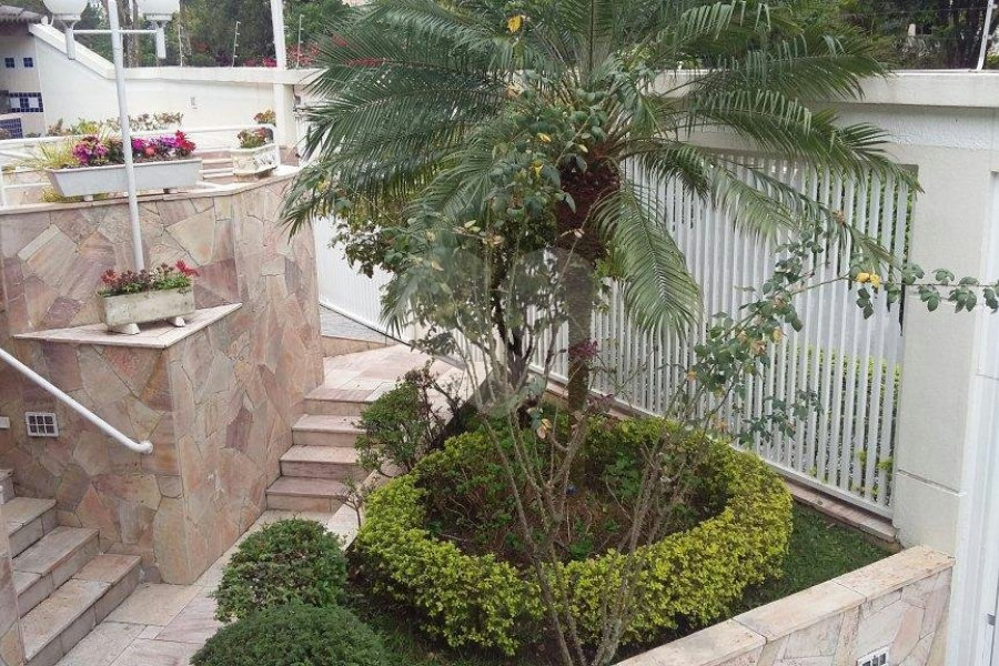 CASA TÉRREA A VENDA NO TREMEMBÉ - 4 SUÍTES E 10 VAGAS DE GARAGEM
