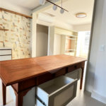 Apartamento com 69 metros todo reformado ao lado da Alameda Lucas em Atibaia.