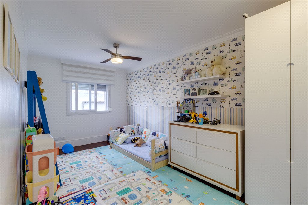 Casa à venda com 4 quartos, sendo 2 suítes, no condomínio Residencial Vila Lagos, São Paulo - SP