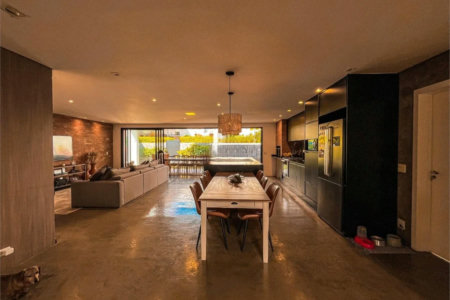 Casa à venda com 4 quartos, sendo 3 suítes, no condomínio Vintage, Cotia - SP