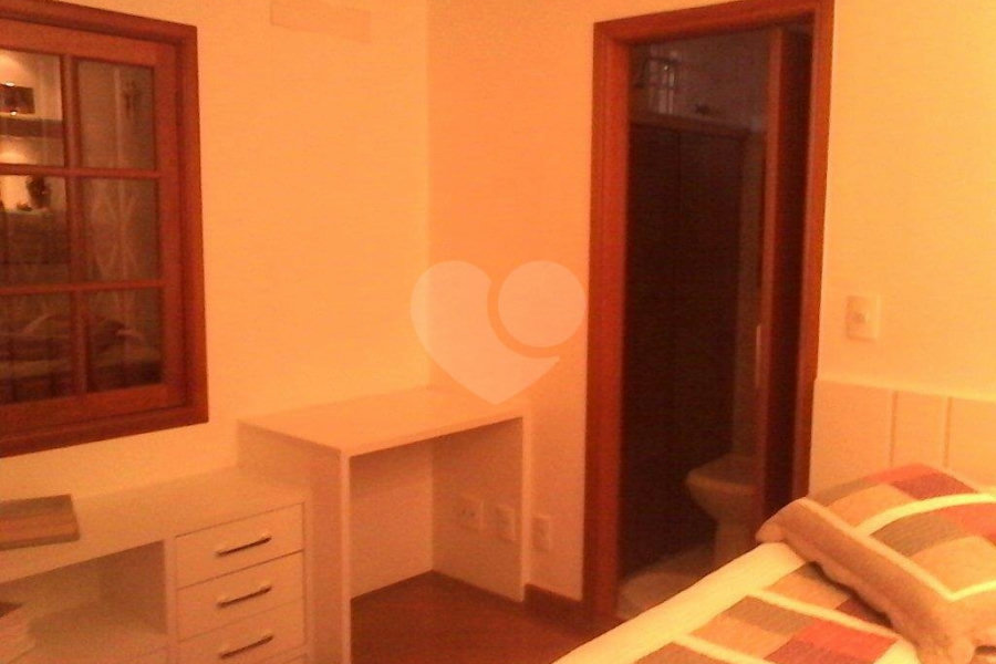 CASA TÉRREA ASSOBRADADA A VENDA NO TREMEMBÉ - 4 DORMS (2 SUÍTES), CHURRASQUEIRA E 4 VAGAS DE GARAGEM