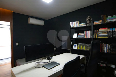 Casa de Alto Padrão à Venda no Residencial Campos do Conde – Santana de Parnaíba/SP