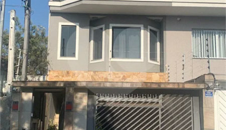 Sobrado à venda com 3 suítes em Vila Constança, São Paulo, SP