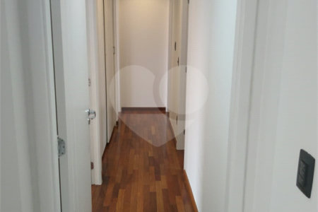 Apartamento 3 suítes, varanda gourmet, 3 vagas em Condomínio Clube na Mooca