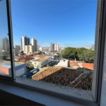 Apartamento mobiliado com 2 dormitórios sendo 1 suíte