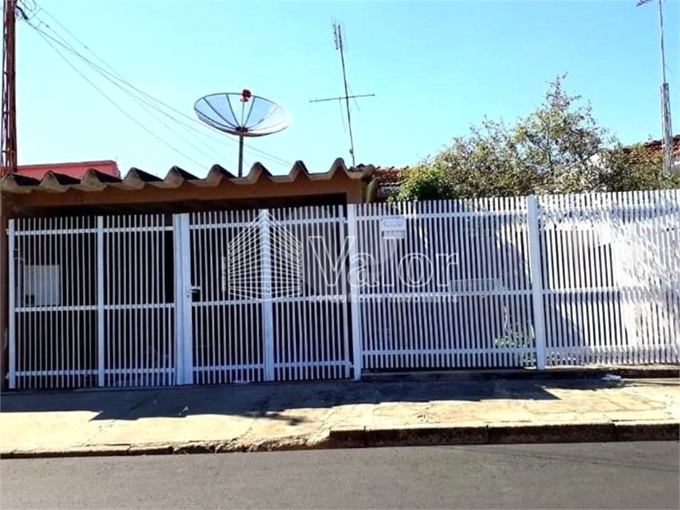 Casa em excelente localização na Vila Prado á venda.