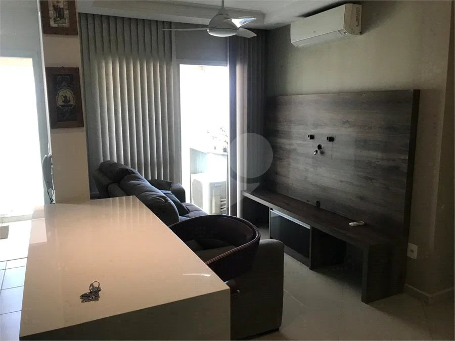 APARTAMENTO MOBILIADO EM FRENTE AO SHOPPING 02 DORMITÒRIOS