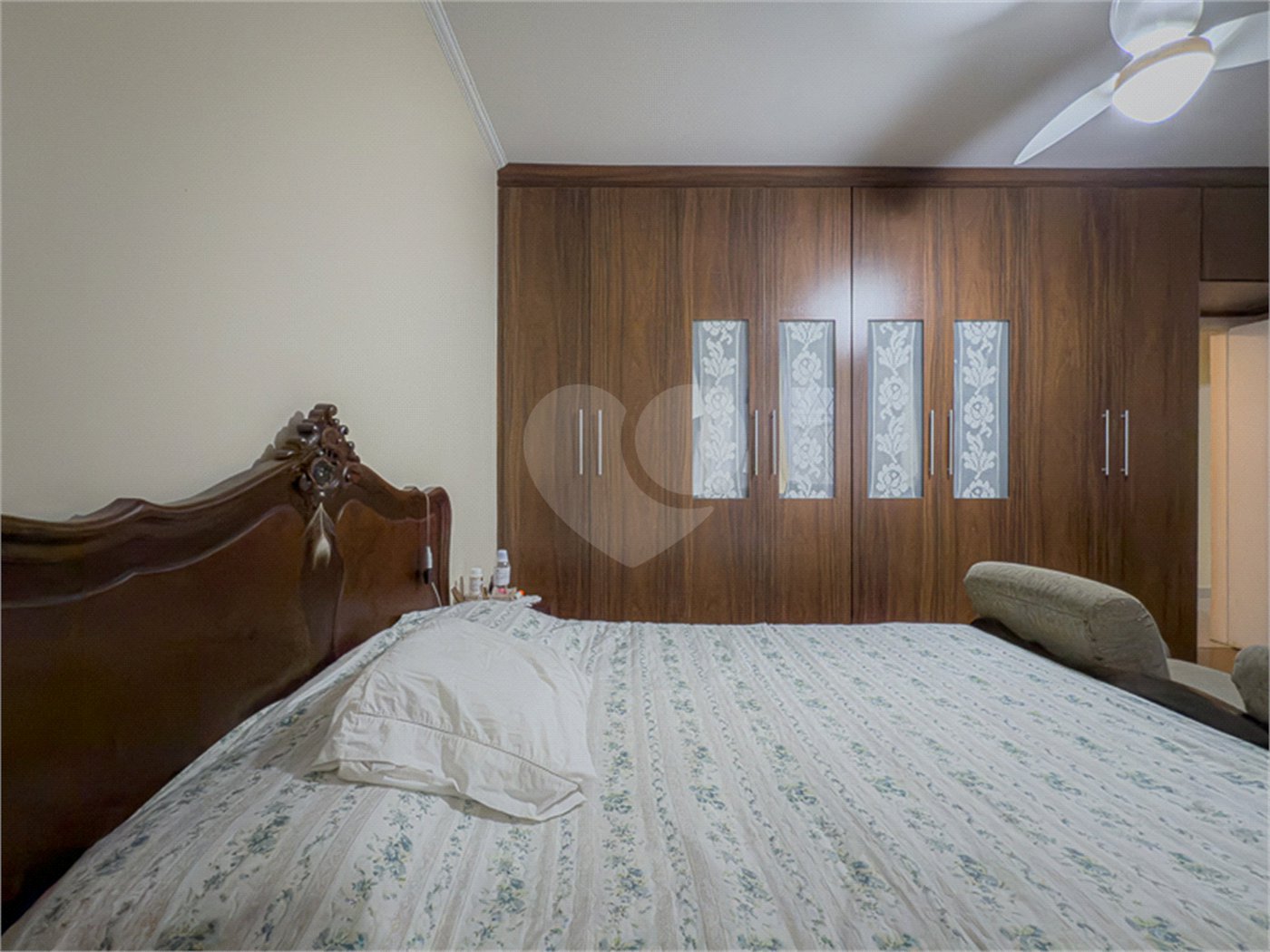 Casa com 3 Dormitórios e 2 suítes à Venda no Bairro da Saúde