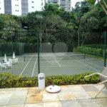 Apartamento no Alto da Boa Vista Condomíno com vasta área verde, lazer e segurança..
