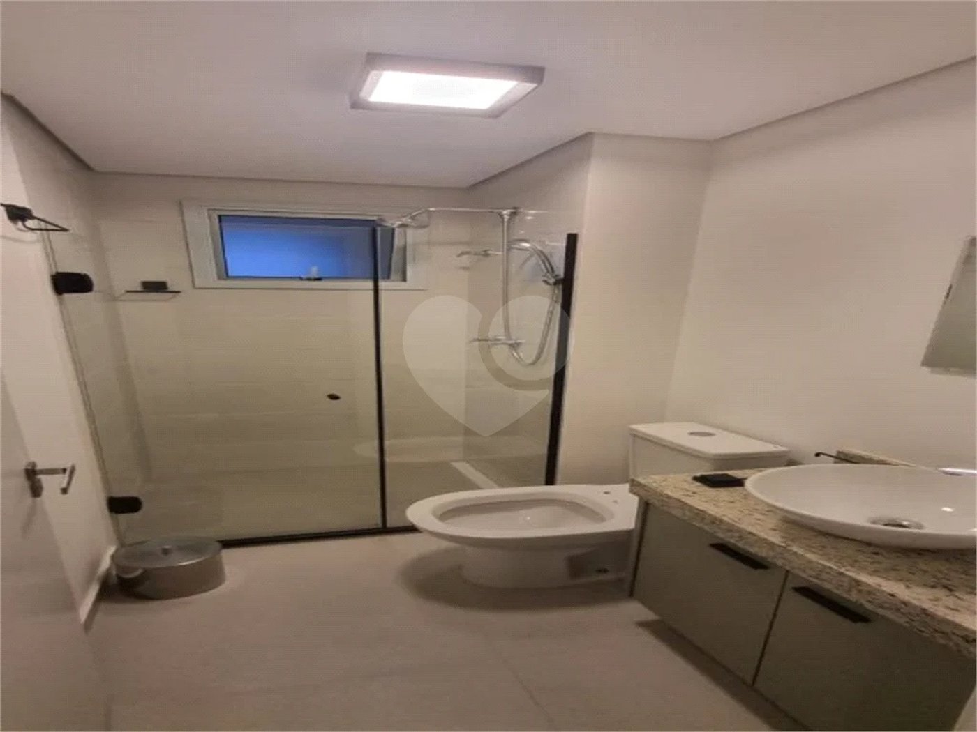 Studio Mobiliado com Varanda, Ar-Condicionado e Lazer Completo