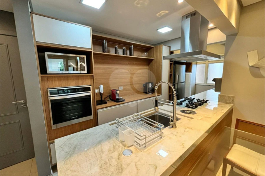 Apartamento à venda com 3 quartos, sendo 1 suíte, em Riviera de São Lourenço, Bertioga, SP