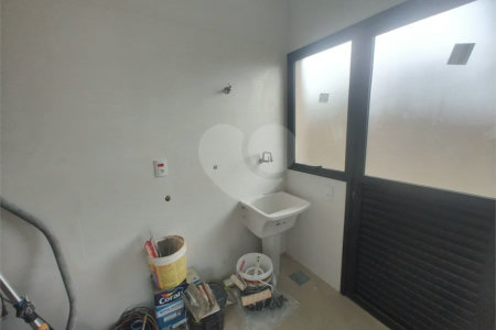 Casa exclusiva em Atibaia de alto padrão com 3 suítes, piscina, espaço gourmet, condomínio fechado, aceita financiamento