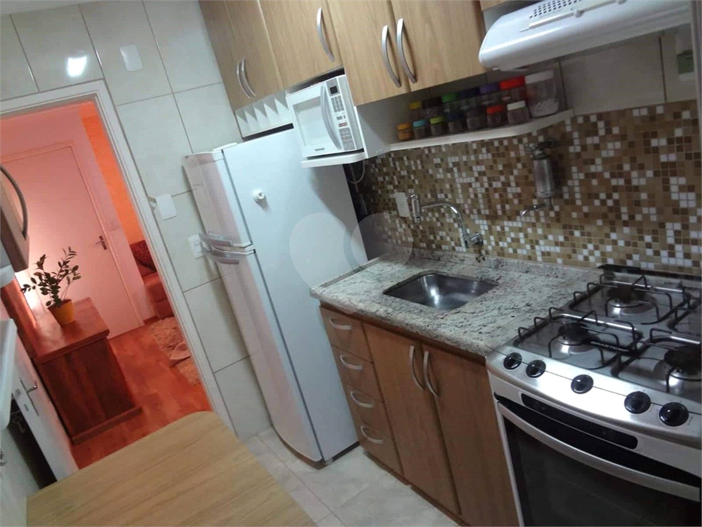 Apartamento no Condomínio Residencial Ipê I .