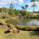 Terreno no Condomínio Damha Golf.