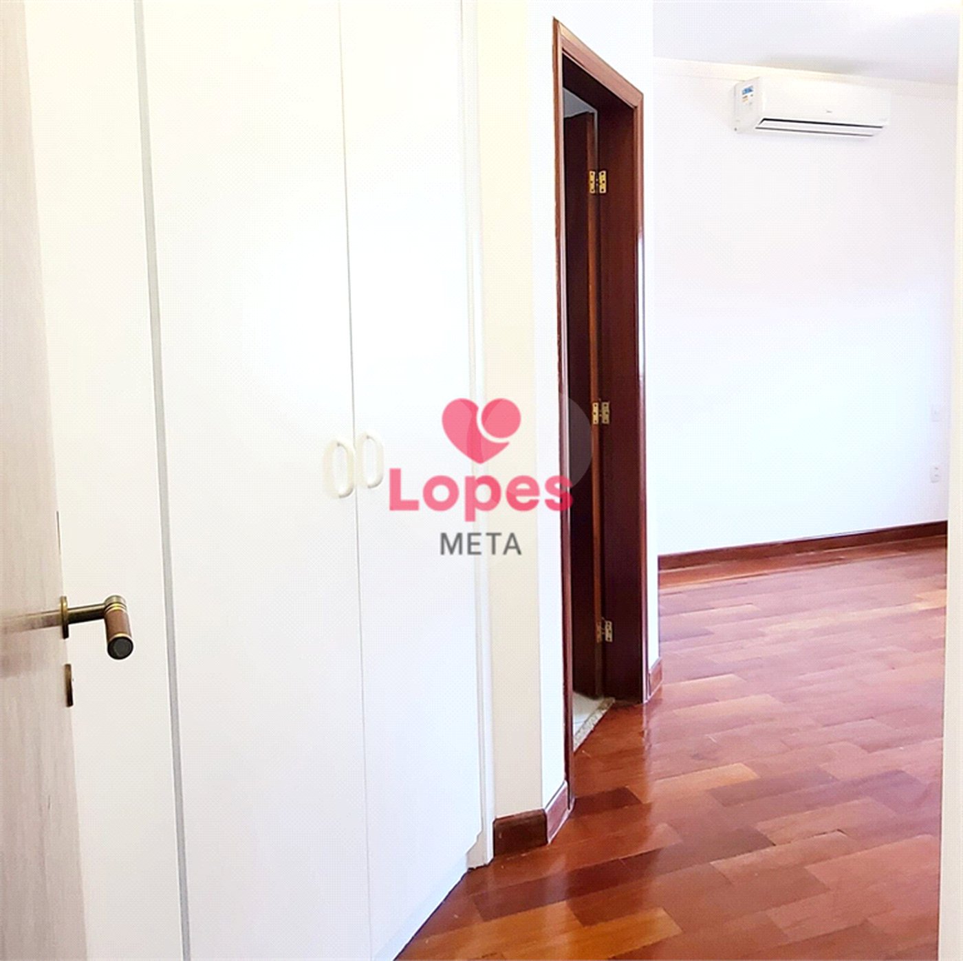 CASA CONDOMINIO 360M², 4 QUARTOS,5 BANHEIROS,2 VAGAS, BAIRRO JARDIM DAS COLINAS SÃO JOSÉ DOS CAMPOS/