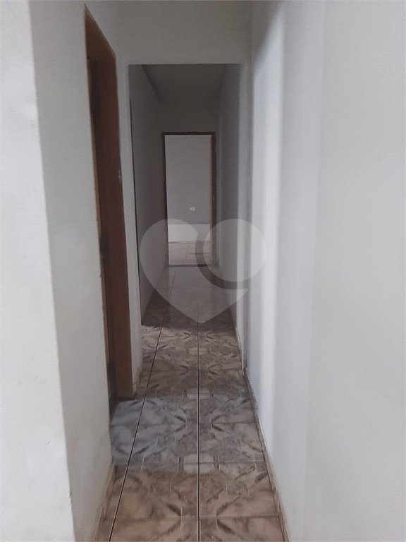 Casa térrea com 2 dormitórios.