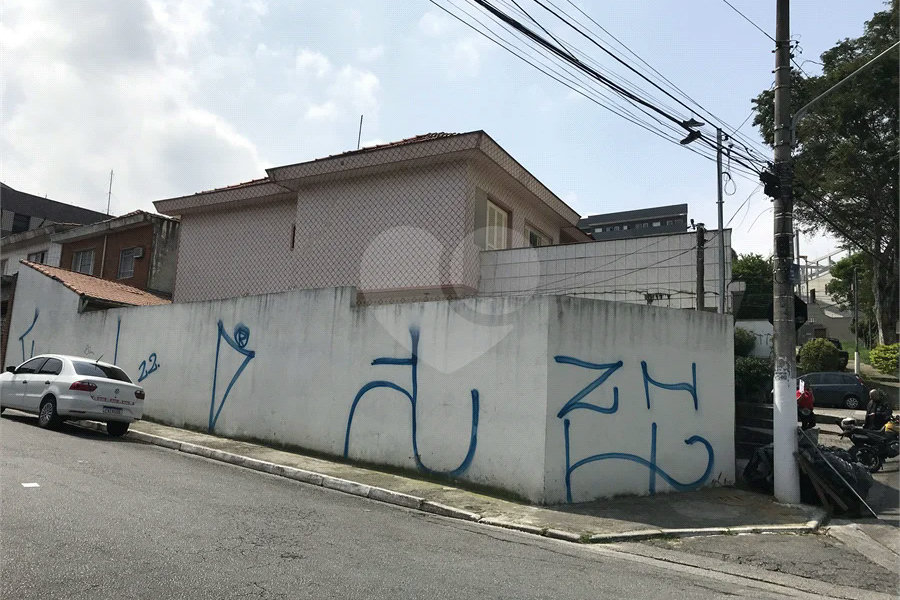Sobrado à venda com 3 quartos em Vila Nivi, São Paulo, SP