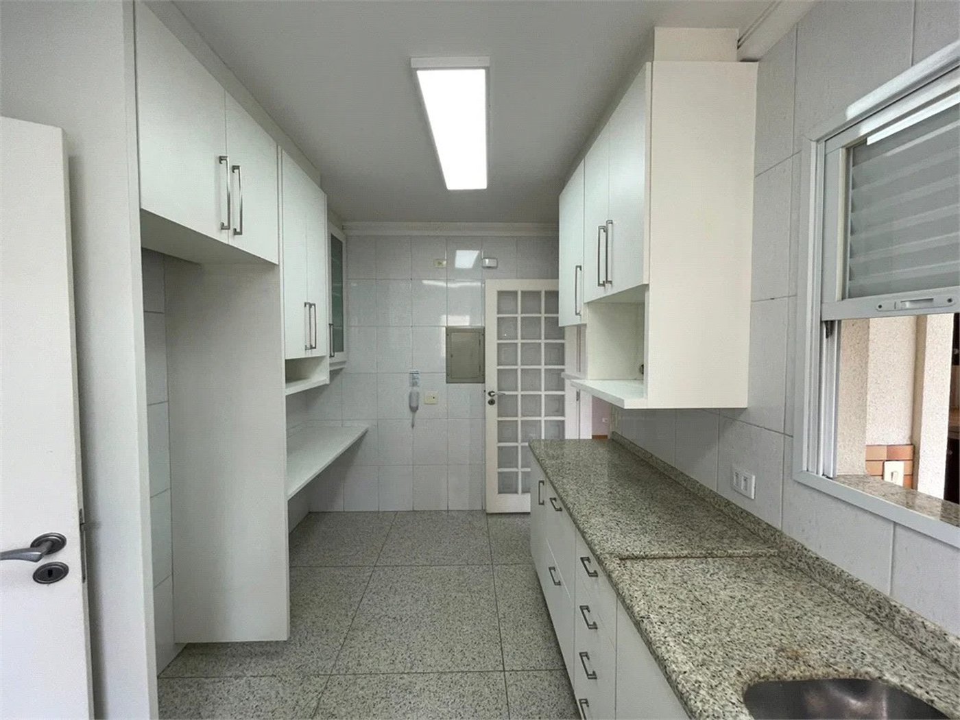 Apartamento à venda ou para alugar com 3 suítes em Morumbi, São Paulo, SP