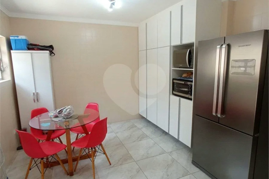 Casa à venda com 3 quartos, sendo 1 suíte,  em Bosque da Saúde, São Paulo, SP