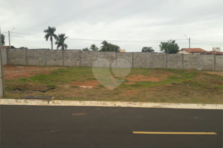 Lote à venda no Condomínio Monte das Araucárias