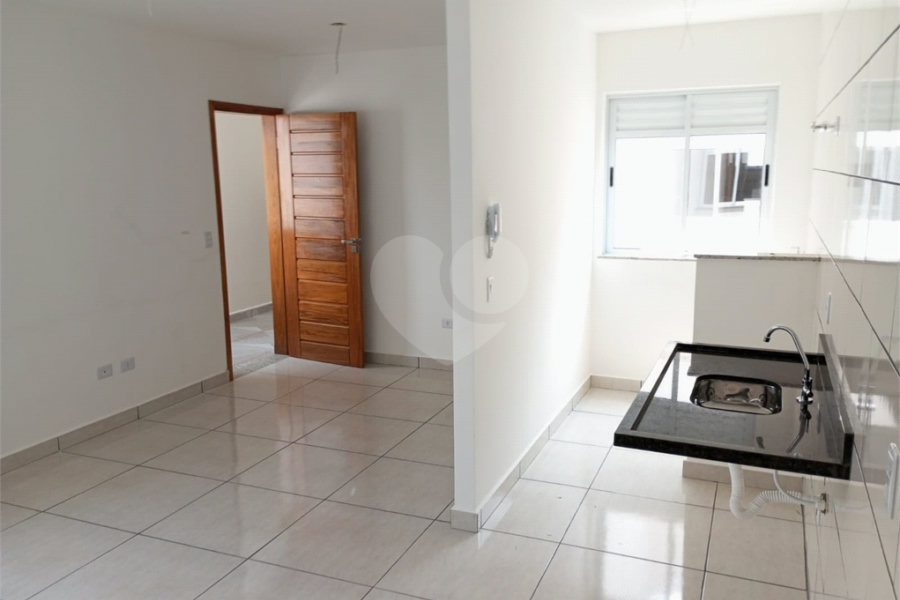 Apartamento de 48m2 localizado na Travessa da Av. Jaçanã 2 dorms