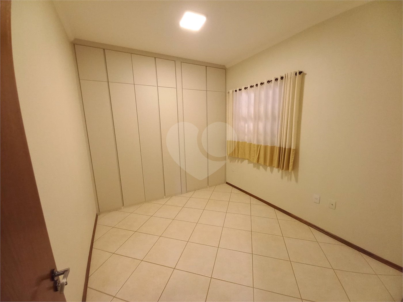 Casa Térrea no Condomínio Damha I,