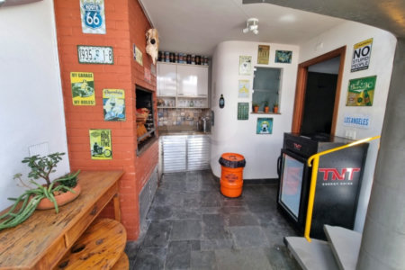 Sobrado com 300m² , 3 dormitórios , sendo 2 suítes , 4 vagas , à venda no Jabaquara.