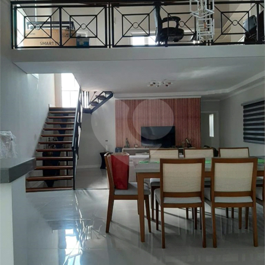 Casa Térrea 3 suítes, Piscina - Excelente Localização Á venda